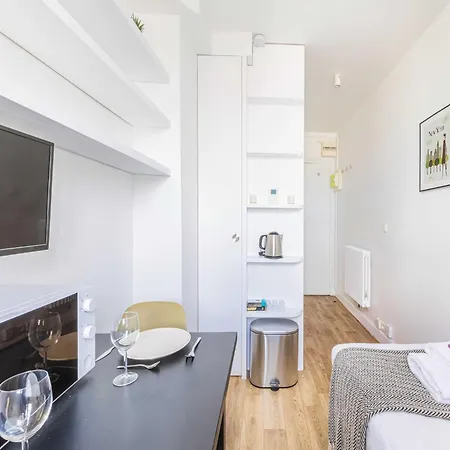 Charming 1p Near Av Montaigne Appartamento